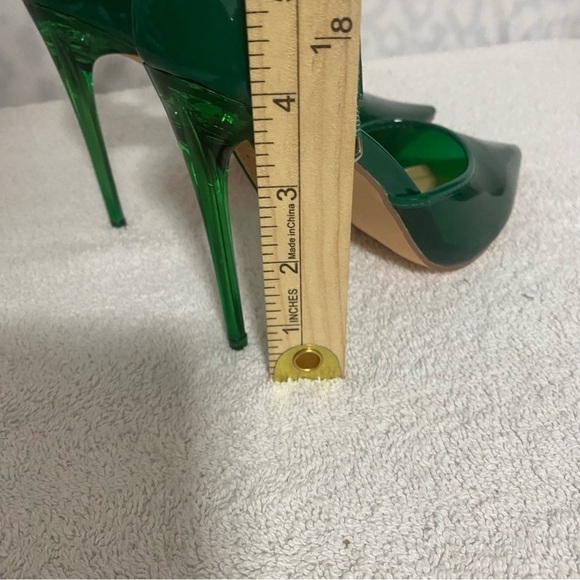 Steve Madden Opar Stiletto Pointed Toe Ankle Strap Heels Translucent Green NWOT - Picture 3 of 9